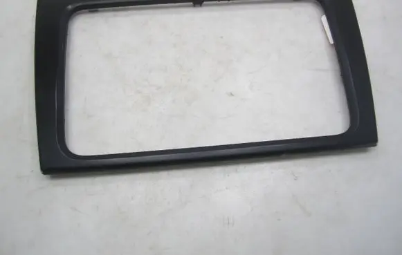 Volkswagen Golf VI Radio/GPS head unit trim 5K0858063B 5K0858061