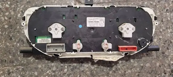 Renault Laguna II Speedometer (instrument cluster) 8200170305 7G210Y91 5010L8630055