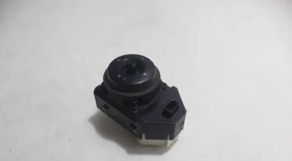 Wing mirror switch