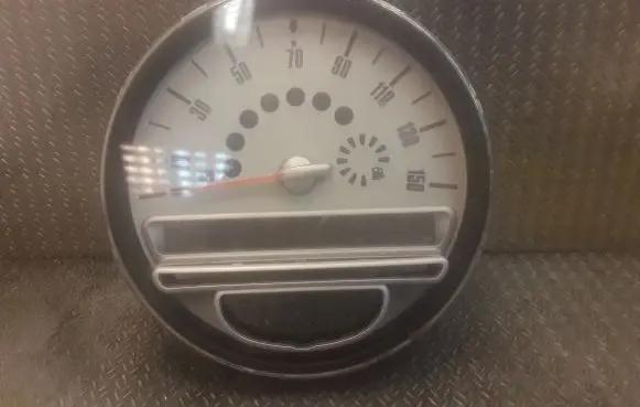 Mini One - Cooper Coupe R56 Speedometer (instrument cluster) 9136196