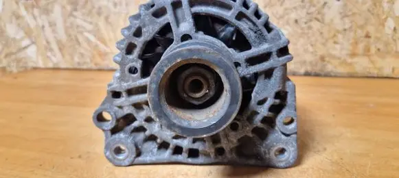 Skoda Fabia Mk2 (5J) Generator/alternator 037903025