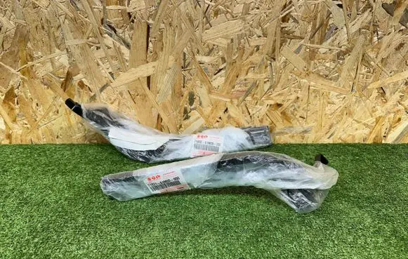 Suzuki SX4 S-Cross Rear bumper mounting bracket 71832-61M00-000 71831-61M00-000