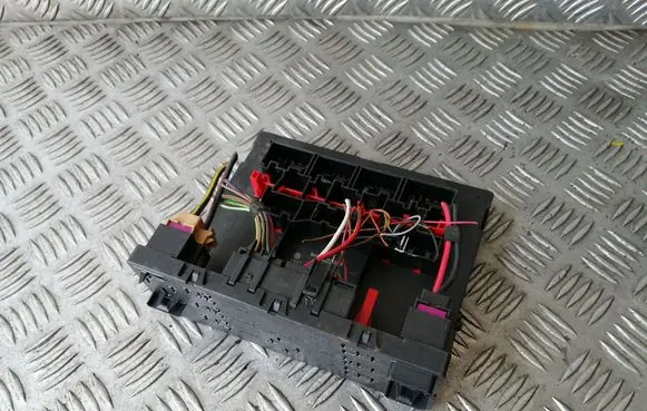 Volkswagen PASSAT B6 Comfort/convenience module 3C0937049D