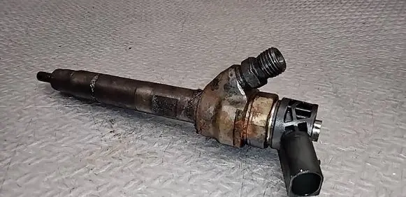BMW 3 E90 E91 Fuel injector 0445110478 781070202