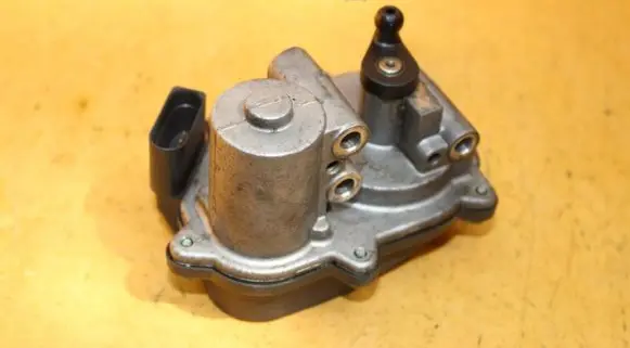 Audi A3 S3 8P Intake manifold valve actuator/motor 06F133482