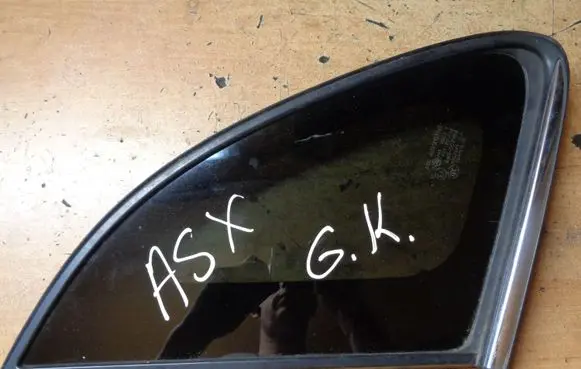 Mitsubishi ASX Side middle window/glass 43R007953