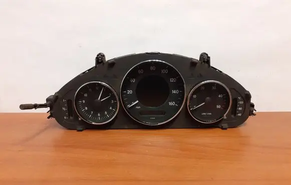 Mercedes-Benz CLS C219 Speedometer (instrument cluster) A2195404811 5185