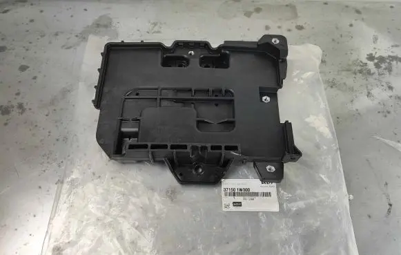 KIA Rio Battery box tray 371501W000