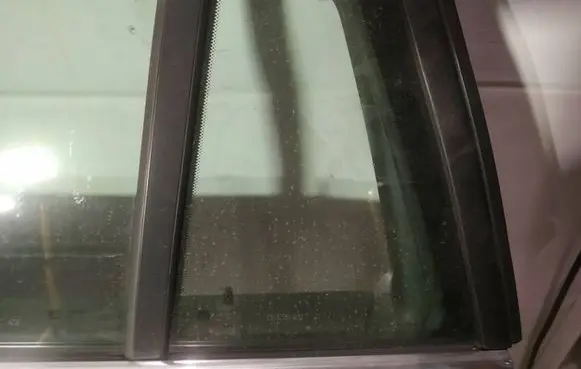 Opel Insignia A Rear vent window glass 