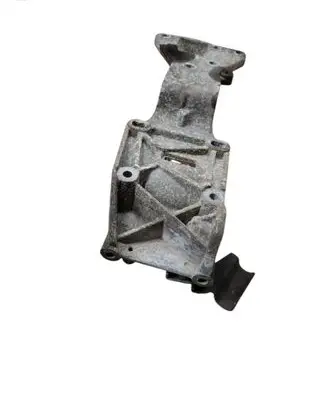 Volvo V50 A/C compressor mount bracket 30750940