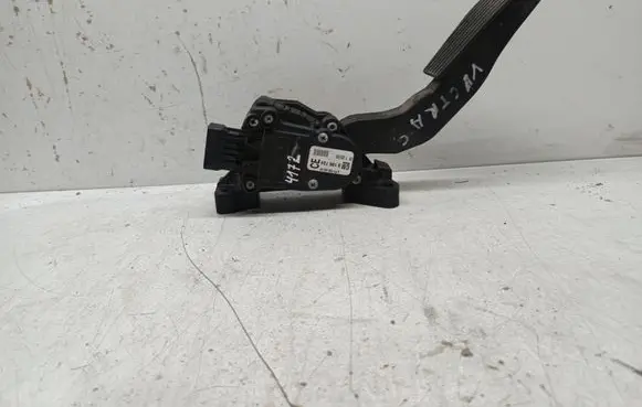 Opel Vectra C Accelerator throttle pedal 9186724 6PV00832200