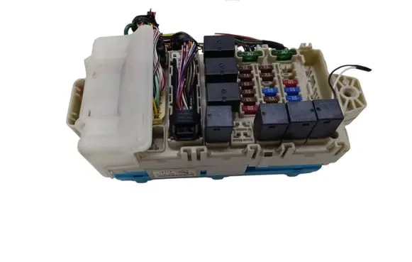 Mitsubishi Lancer Fuse module 8637A331 G8C223M5C 707120552