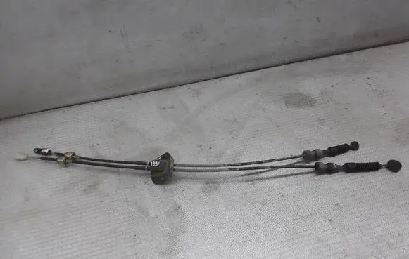 Nissan Primera Gear shift cable linkage