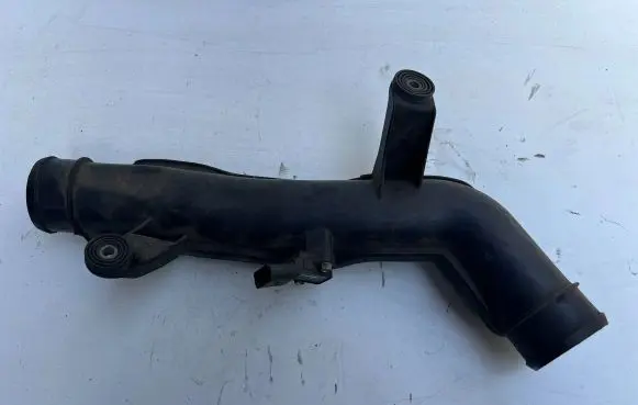 Volkswagen Golf V Intercooler hose/pipe 1K0145762AQ 1K0145762AE 3C0145762AH