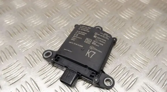 Toyota Yaris XP210 Blind spot module 88162K0010