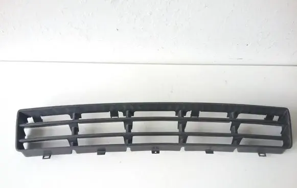 Volkswagen Golf IV Front bumper lower grill 1J0853677