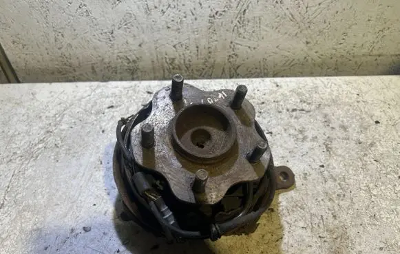 Nissan Qashqai Rear wheel hub