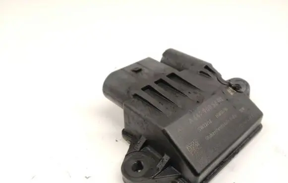 Mercedes-Benz ML W166 Glow plug pre-heat relay A6429005601