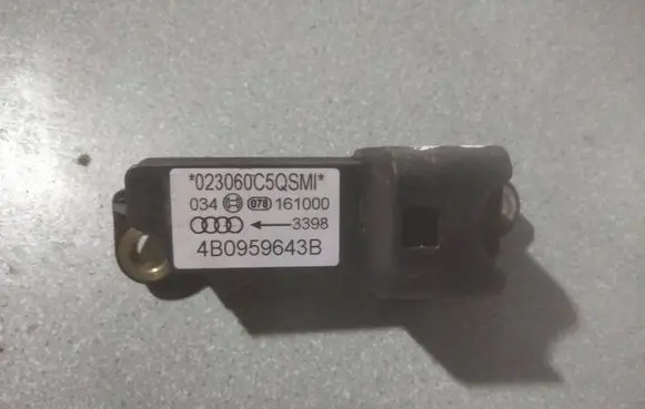 Audi A4 S4 B5 8D Airbag deployment crash/impact sensor 4B0959643B 161000 023060C5QSMF
