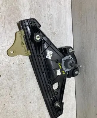 Renault Clio V Rear door manual window regulator 827204807R