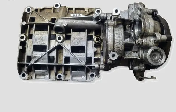 BMW 1 E81 E87 Oil pump 7798014 10070101566