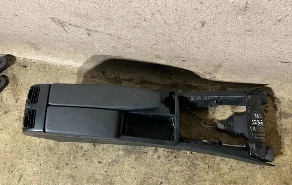 Mercedes-Benz C W204 Armrest A2046800050