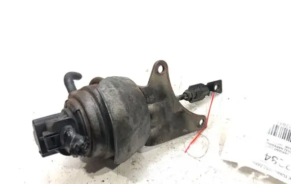 Volkswagen PASSAT B6 Turbo charger electric actuator 