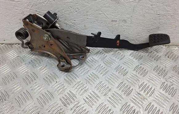 Toyota Avensis T250 Clutch pedal 5510705080 3130105080 16092A01