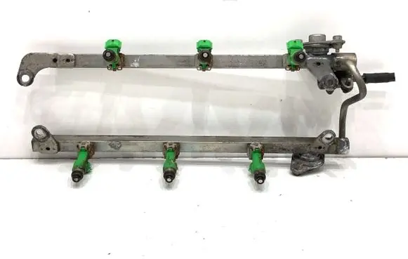 Infiniti Q50 Fuel main line pipe 