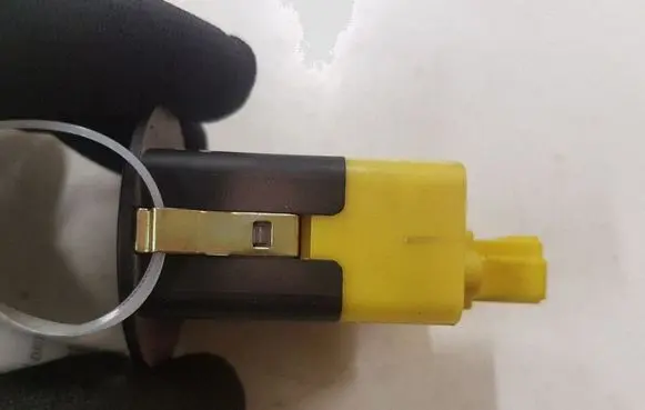 KIA Sorento Passenger airbag on/off switch