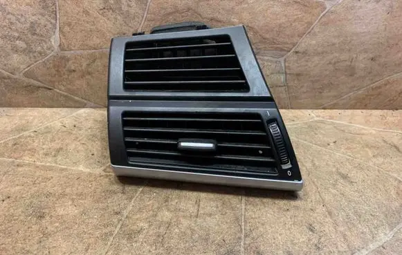 Dashboard side air vent grill/cover trim