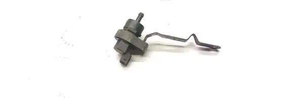BMW 7 E38 Vacuum valve 1433602
