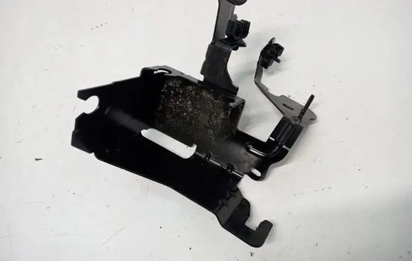Renault Arkana ABS pump bracket 478403235R