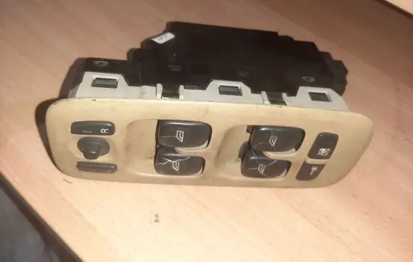Volvo XC90 Electric window control switch 30739077