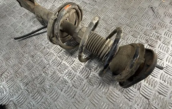 Toyota Corolla Verso E121 Front shock absorber/damper