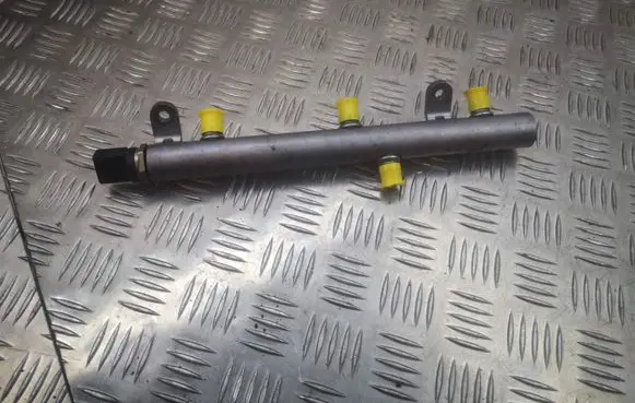 Mercedes-Benz E W212 Fuel main line pipe A6420703095001