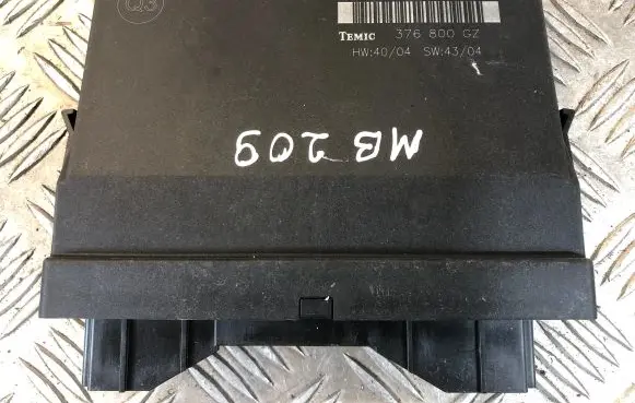 Mercedes-Benz CLK A209 C209 Comfort/convenience module A2098205226 376800GZ