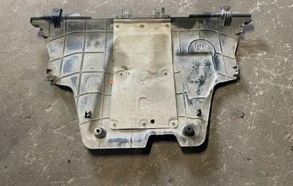 Fiat 500X Engine splash shield/under tray 