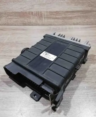 Volkswagen PASSAT B3 Engine control unit/module ECU 893907404f 0261200228