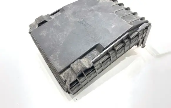 Volkswagen Touran I Fuse box set 1K0937132F