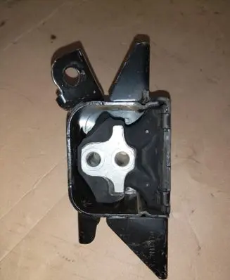 Hyundai Kona I Engine mount bracket