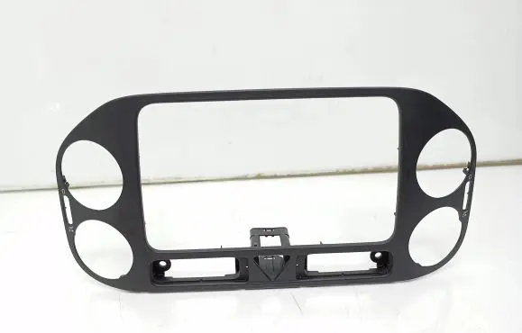 Volkswagen Golf Plus Radio/GPS head unit trim 5M0858071J 5m0858069k