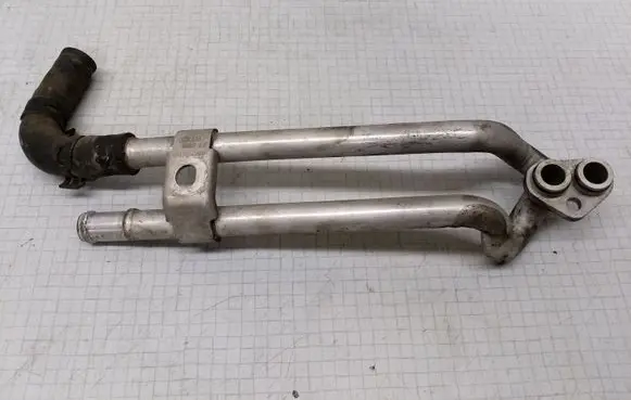 Volkswagen Golf V Engine coolant pipe/hose 03C121050B