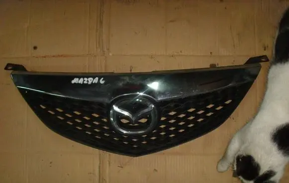 Mazda 6 Front bumper upper radiator grill