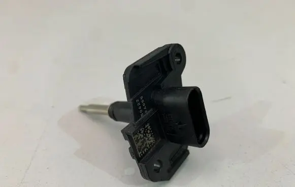 BMW 7 G70 Mass air flow meter 8485041