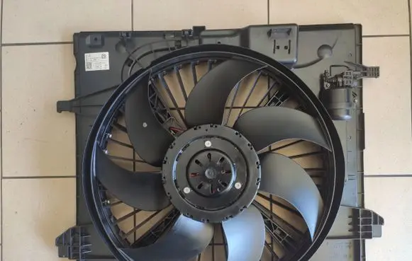 Mercedes-Benz ML AMG W164 Electric radiator cooling fan A0999062500