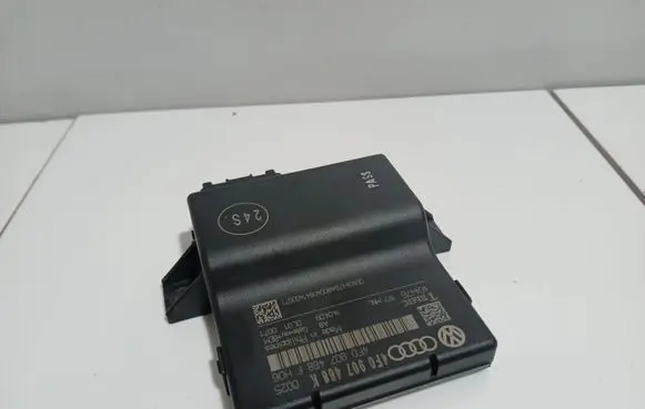 Audi A6 S6 C6 4F Gateway control module 4F0907468F