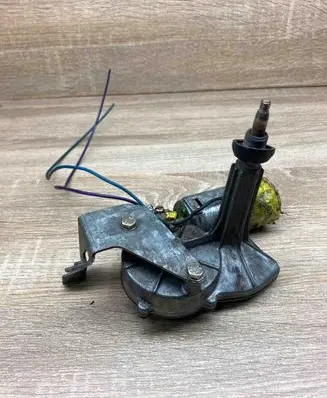 Opel Kadett E Rear window wiper motor 90181137 402878