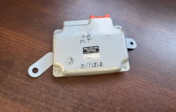 Toyota Auris 150 Other control units/modules 8989228010
