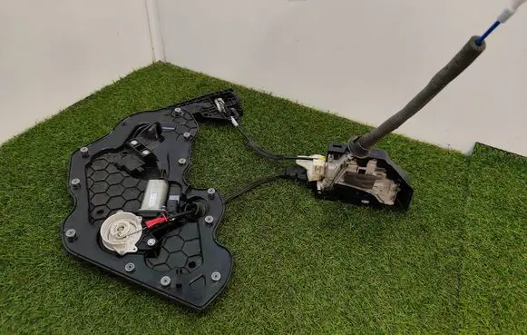 Audi A8 S8 D4 4H Rear door soft close latching motor 4F0837060